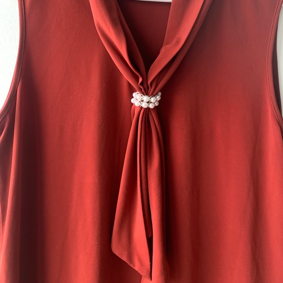Karl Lagerfeld Paris Sleeveless Blouse Pearl Top Terracotta Red Size Small - Picture 3 of 7